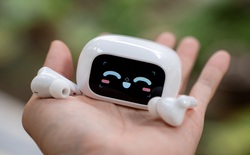 Tai nghe Ugreen EchoBuds Magic: Màn hình cảm ứng trên hộp sạc, chống ồn ngon, pin tốt, nhiều tính năng giá sale khoảng 700.000đ