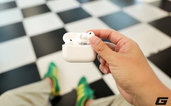 Mở hộp và trên tay AirPods Pro 3: Khi tai nghe không chỉ để thả hồn theo giai điệu mà còn “lắng nghe” từng nhịp đập trái tim