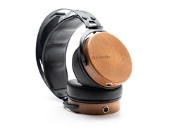 csm_Ollo-Audio-unveils-R1-closed-back-studio-recording-headphones_6230434246.jpg