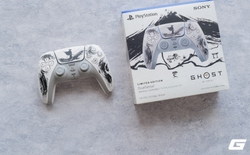 Cận cảnh DualSense Ghost of Yotei Black Limited Edition: Chiếc tay cầm nghệ thuật nhất mà Sony từng tạo ra
